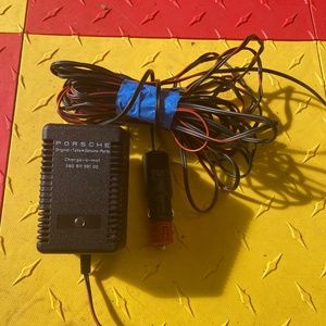 Porsche charge - o - mat battery trickle charger